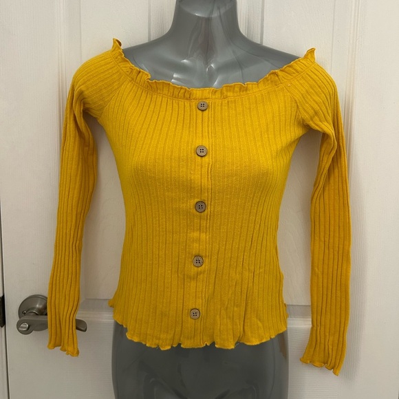Yellow, Cropped, Long Sleeved Top with Buttons, Sz M - Picture 1 of 7